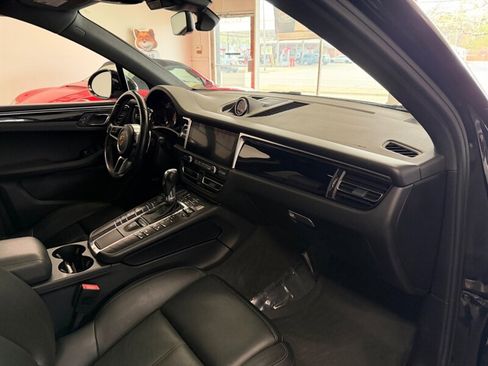 Used 2019 Porsche Macan S AWD/4WD image 32