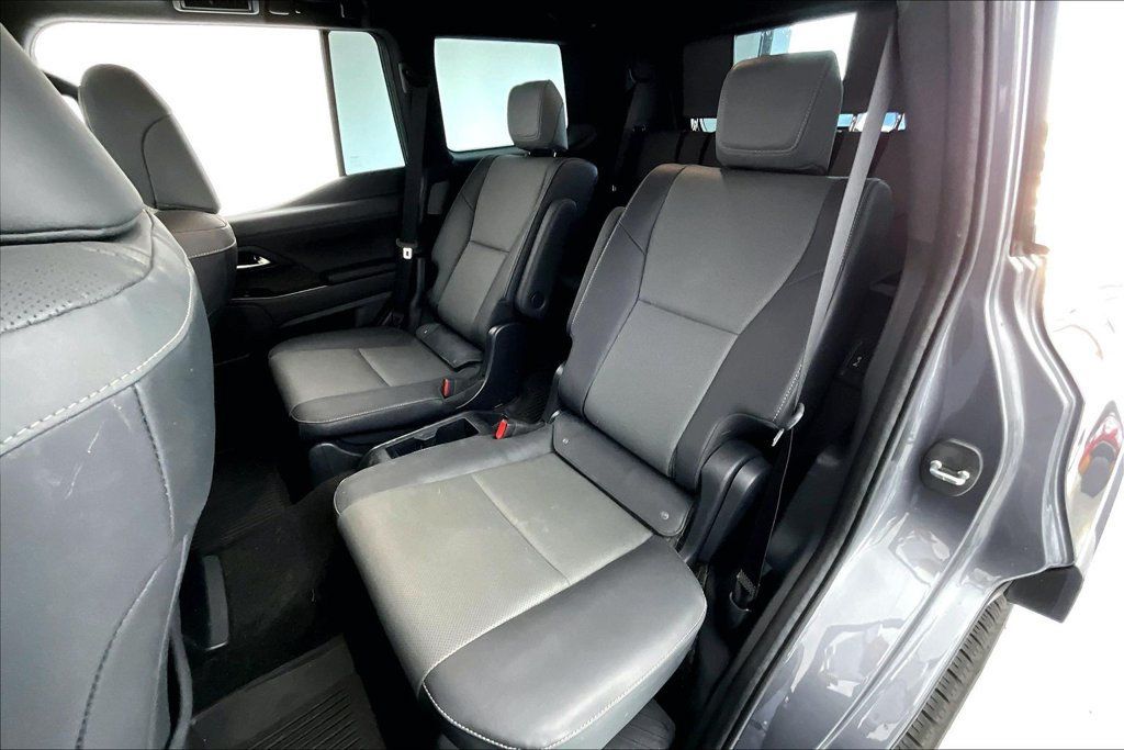 Used 2024 Lexus GX 550 w/ Accessory Package (Z1) AWD/4WD image 31