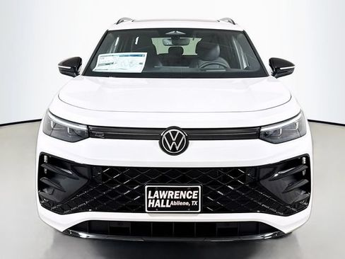 New 2026 Volkswagen Tiguan SE R-Line FWD image 2