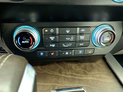 Used 2020 Ford F150 Limited w/ Trailer Tow Package image 8