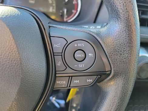 Used 2025 Toyota RAV4 LE image 28