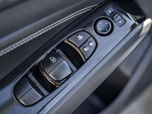 Used 2023 Nissan Altima 2.5 SV w/ SV Premium Package image 35