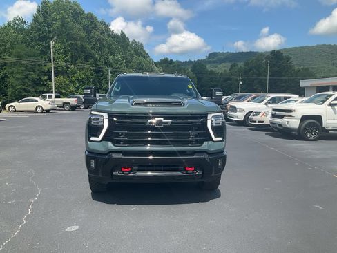 Used 2026 Chevrolet Silverado 2500 LTZ w/ LTZ Plus Package AWD/4WD image 2