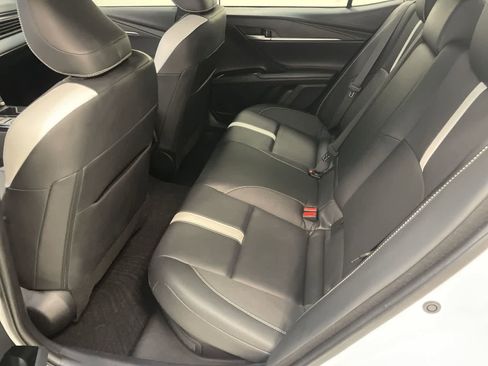 Used 2025 Toyota Camry SE FWD image 19
