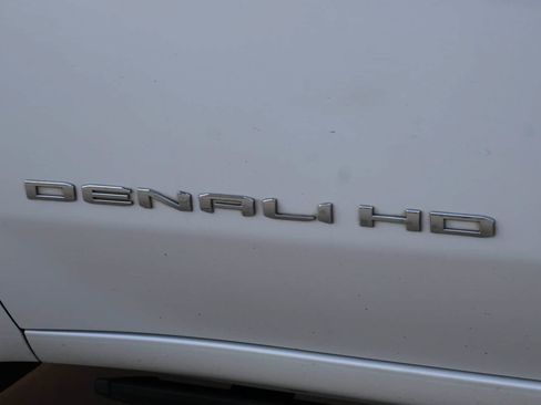 Used 2023 GMC Sierra 2500 Denali w/ Denali Ultimate Package AWD/4WD image 3