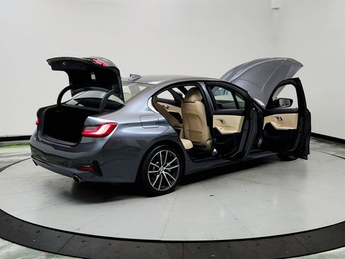 Used 2020 BMW 330i Sedan w/ Driving Assistance Package RWD image 11