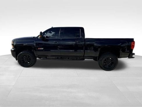 Used 2019 Chevrolet Silverado 2500 LTZ w/ Duramax Plus Package AWD/4WD image 8