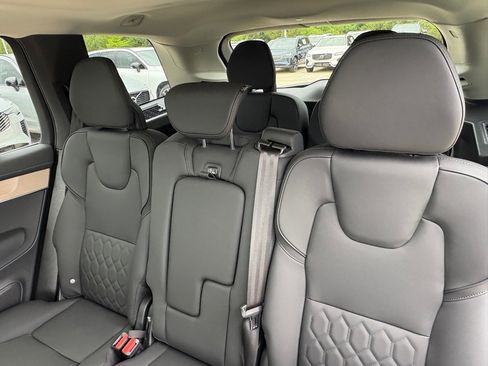 New 2026 Volvo XC90 B5 Core w/ Protection Package Premier image 23