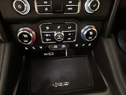 Used 2024 GMC Yukon AT4 w/ AT4 Premium Plus Package AWD/4WD image 23
