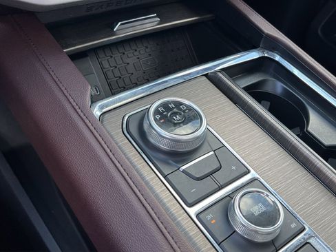 Used 2024 Ford Expedition Limited image 22