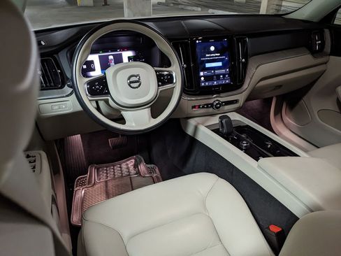 Certified 2023 Volvo XC60 T8 Plus AWD/4WD image 12