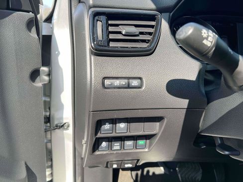 Used 2022 Nissan Rogue Sport SV w/ Technology Package AWD/4WD image 19