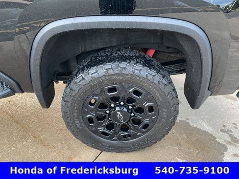 Used 2024 Chevrolet Silverado 2500 High Country w/ Midnight Edition AWD/4WD image 11