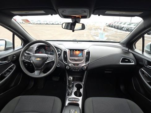 Used 2017 Chevrolet Cruze LT w/ Convenience Package image 12