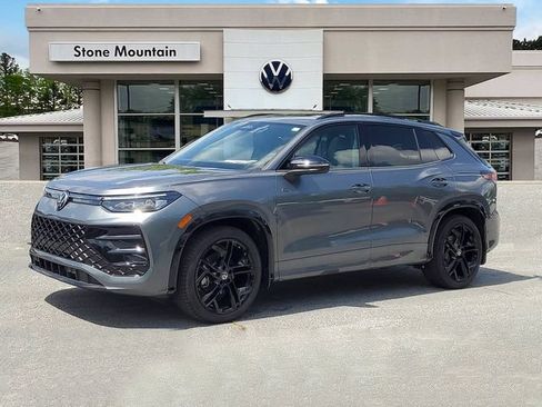 New 2026 Volkswagen Tiguan SE R-Line FWD image 1