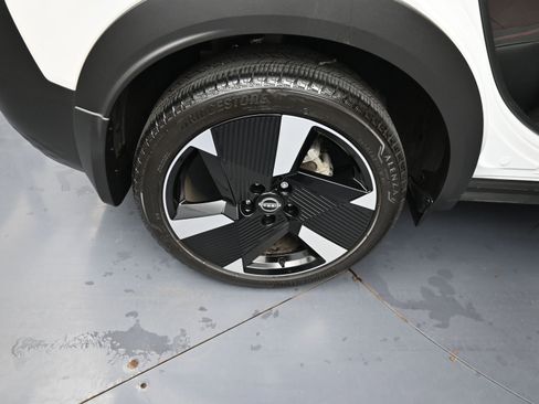 Used 2025 Nissan Kicks SR image 22