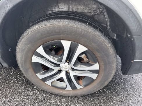 Used 2017 Toyota RAV4 LE FWD image 19