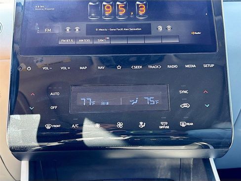 Used 2022 Hyundai Tucson Limited image 17