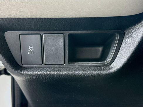 Certified 2026 Honda HR-V LX image 10