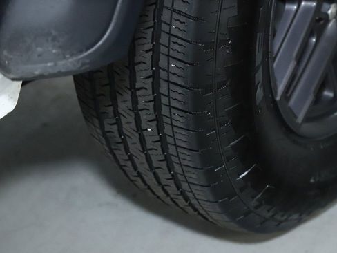 Used 2025 Jeep Wrangler Sport S image 36