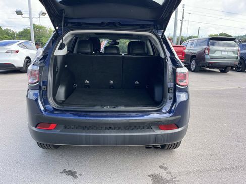 Used 2018 Jeep Compass Limited w/ Navigation Group AWD/4WD image 12
