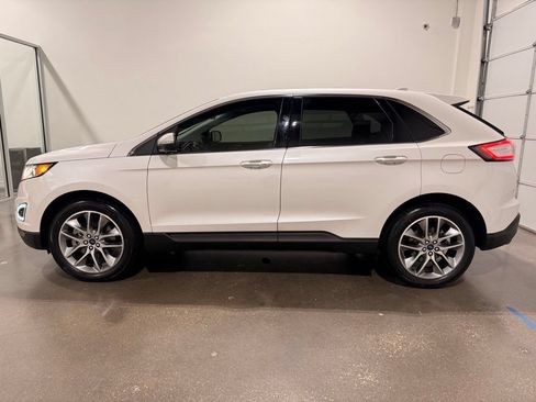Used 2017 Ford Edge Titanium w/ Equipment Group 301A FWD image 8