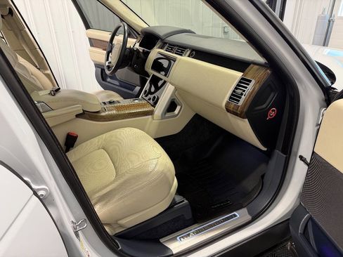 Used 2019 Land Rover Range Rover Supercharged image 23