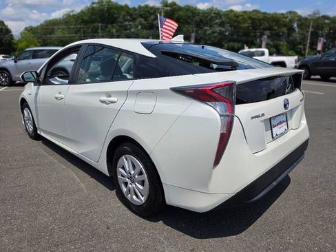 Used 2016 Toyota Prius Two FWD image 5
