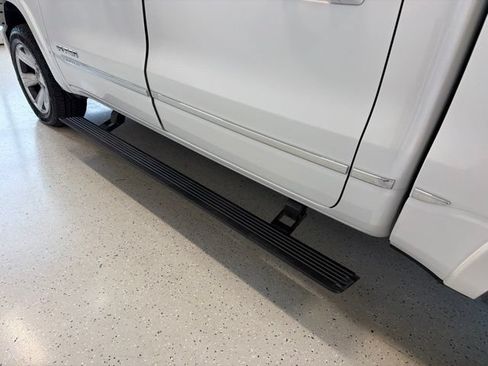 Used 2021 RAM 1500 Limited w/ Body Color Bumper Group AWD/4WD image 11
