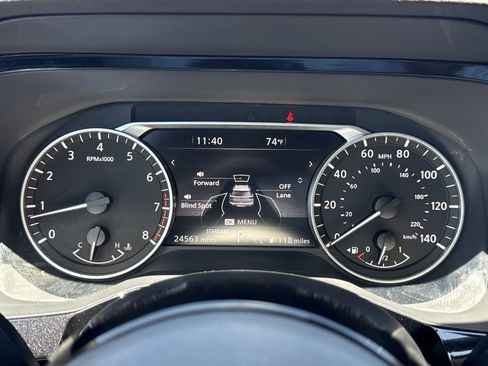 Used 2023 Nissan Pathfinder SL w/ SL Premium Package FWD image 21