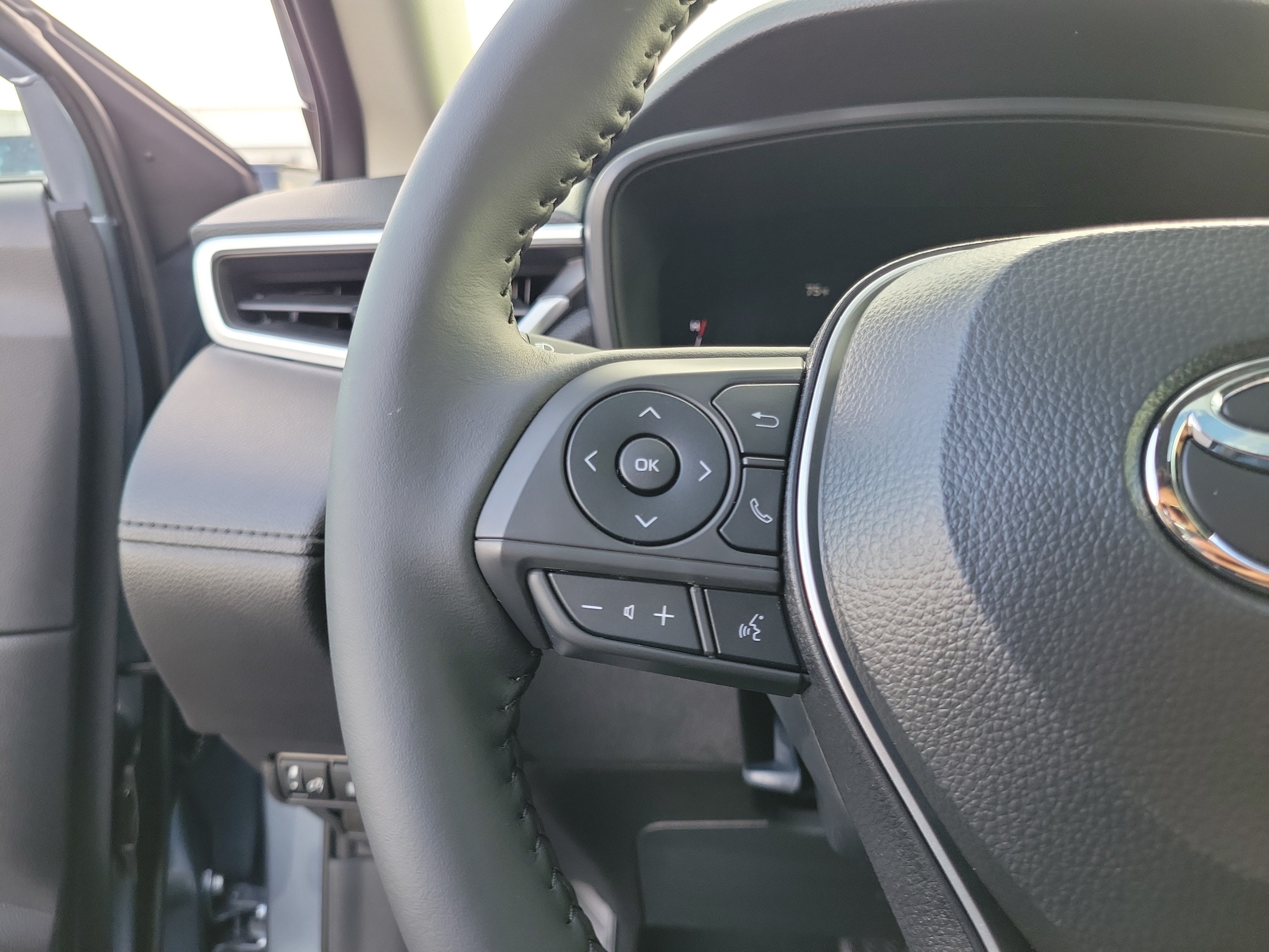 New 2026 Toyota Corolla Cross LE w/ Moonroof Package FWD image 22