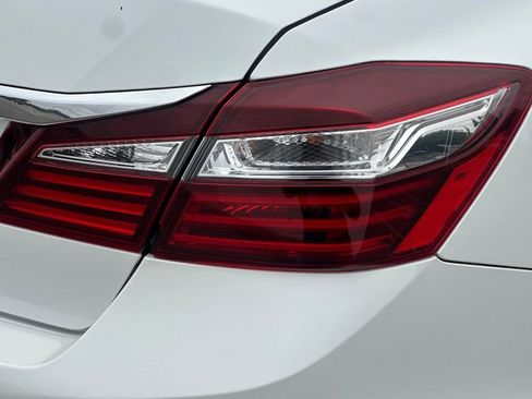 Used 2016 Honda Accord EX-L image 25