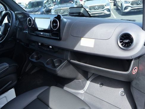 New 2025 Mercedes-Benz Sprinter 2500 image 5