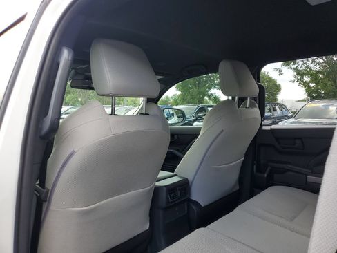 Used 2025 Toyota 4Runner SR5 AWD/4WD image 9