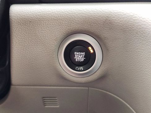 Used 2022 Chrysler Pacifica Limited image 13