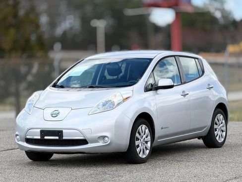 Used 2014 Nissan Leaf S w/ Charge Package image 6