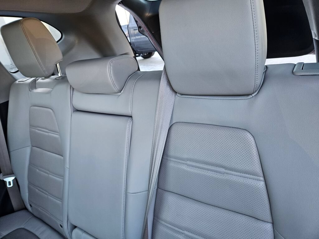 Used 2018 Honda CR-V Touring image 16