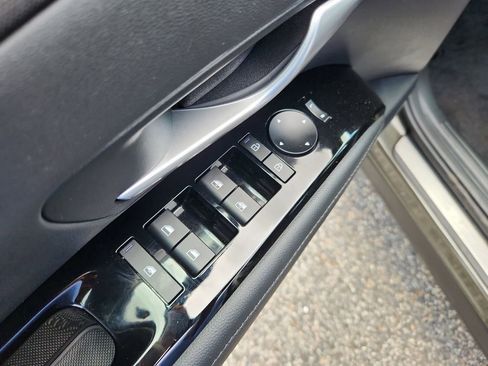 Used 2025 Hyundai Tucson Limited image 12