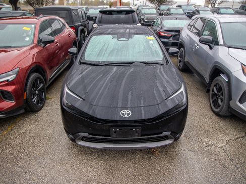 Used 2024 Toyota Prius XLE image 5