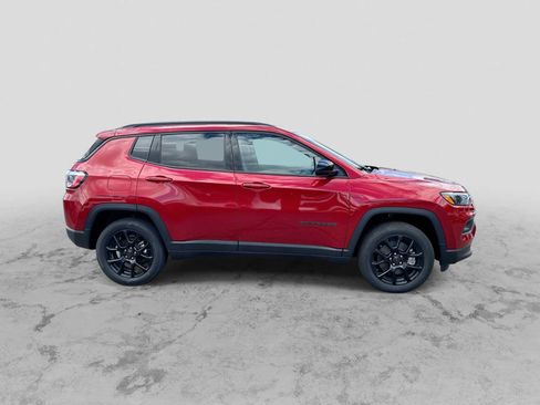 New 2026 Jeep Compass Latitude AWD/4WD image 9