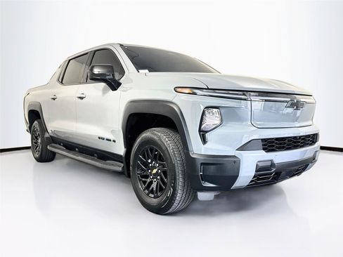Used 2026 Chevrolet Silverado EV LT AWD/4WD image 7