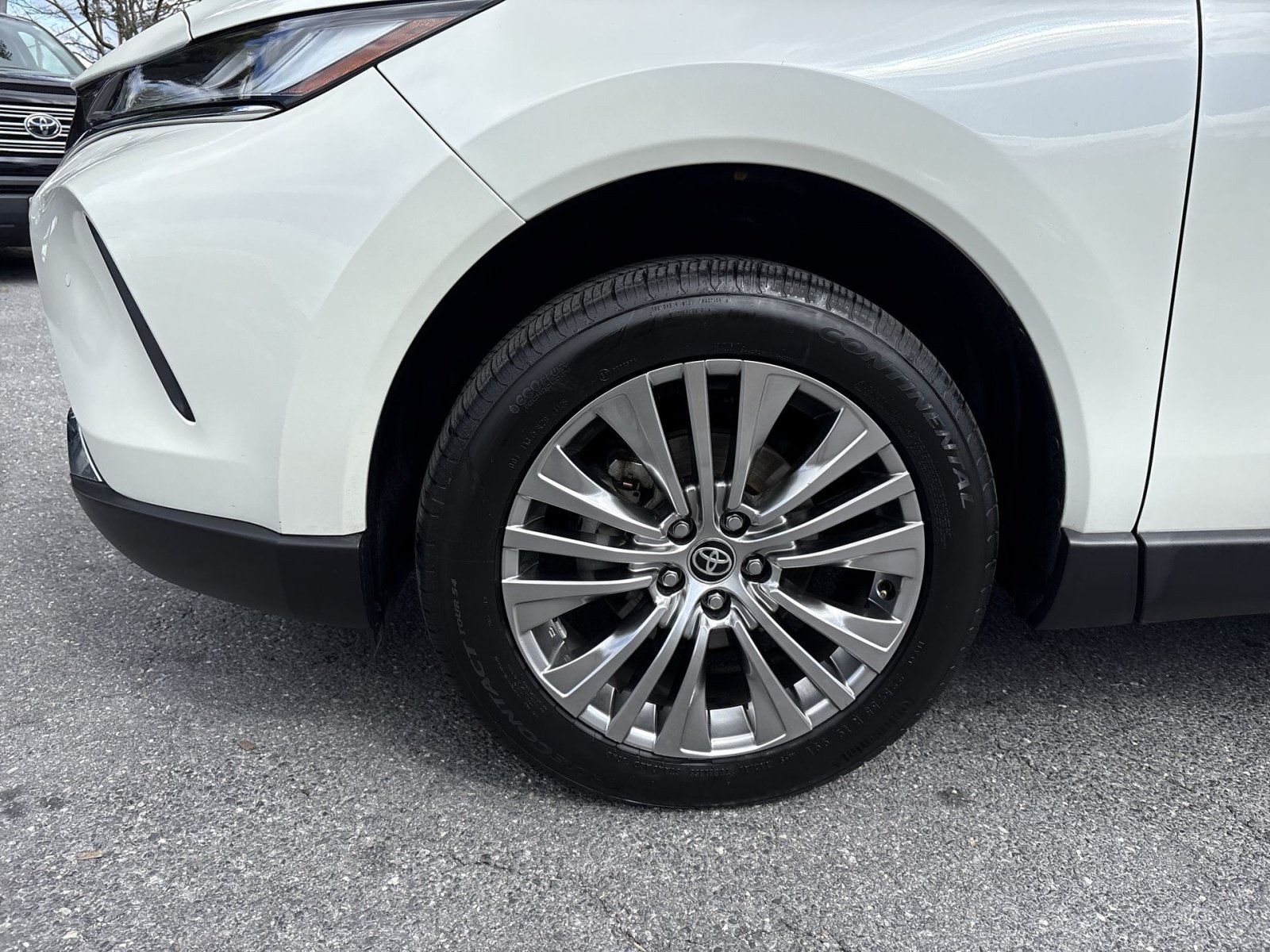 Used 2022 Toyota Venza XLE AWD/4WD image 12