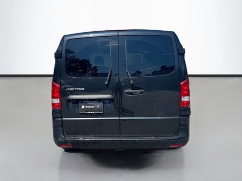 Used 2018 Mercedes-Benz Metris Passenger image 4