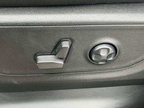 Used 2021 RAM 1500 Big Horn AWD/4WD image 19