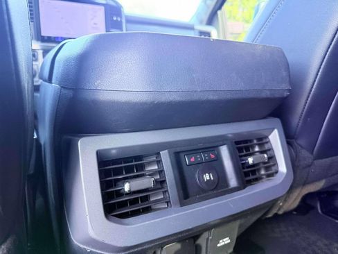 Used 2024 Ford F250 Lariat AWD/4WD image 12