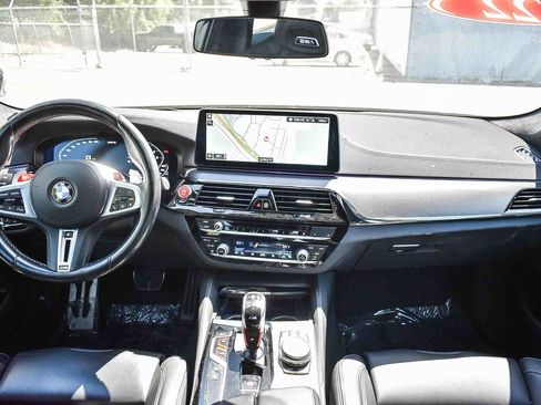 Used 2022 BMW M5 image 11