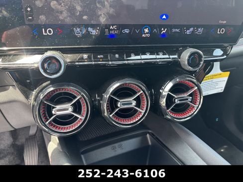 Used 2024 Chevrolet Blazer EV RS RWD image 11