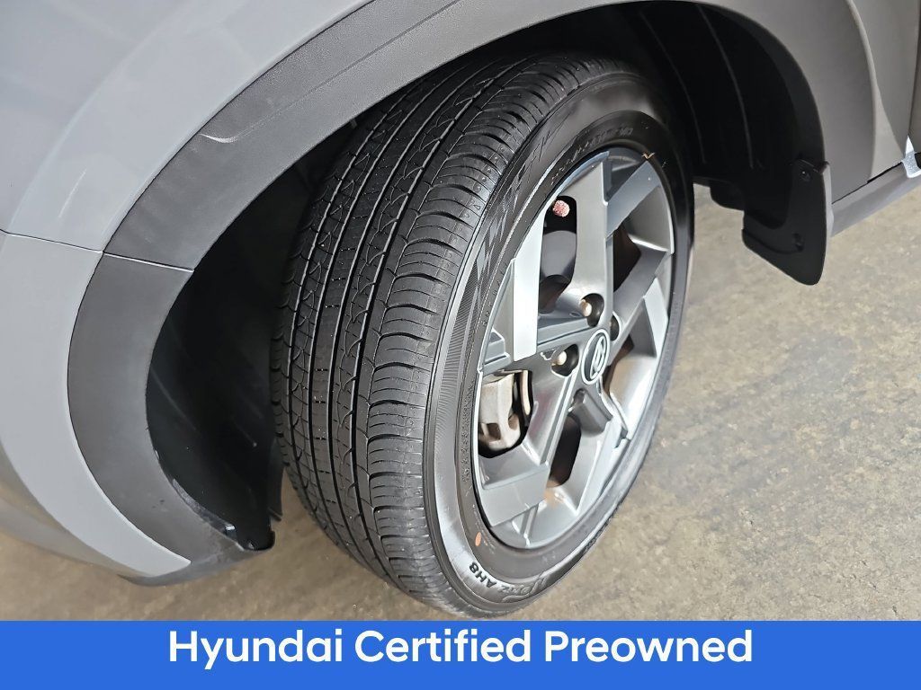Certified 2023 Hyundai Venue SEL FWD image 32