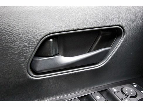 Certified 2025 Nissan Kicks S image 18