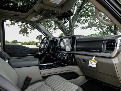 Used 2026 Ford F450 Platinum w/ Platinum Plus Package AWD/4WD image 49